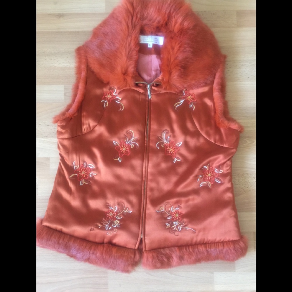 Real fur ( removable) silk vest
